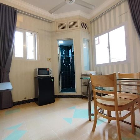 Cozrum Homes Delightful Corner Ho Chi Minh City Exterior photo