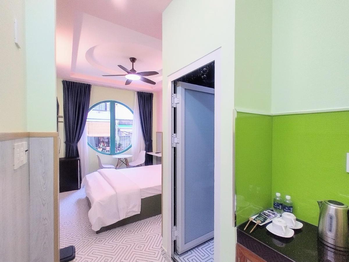 Cozrum Homes Delightful Corner Ho Chi Minh City Exterior photo