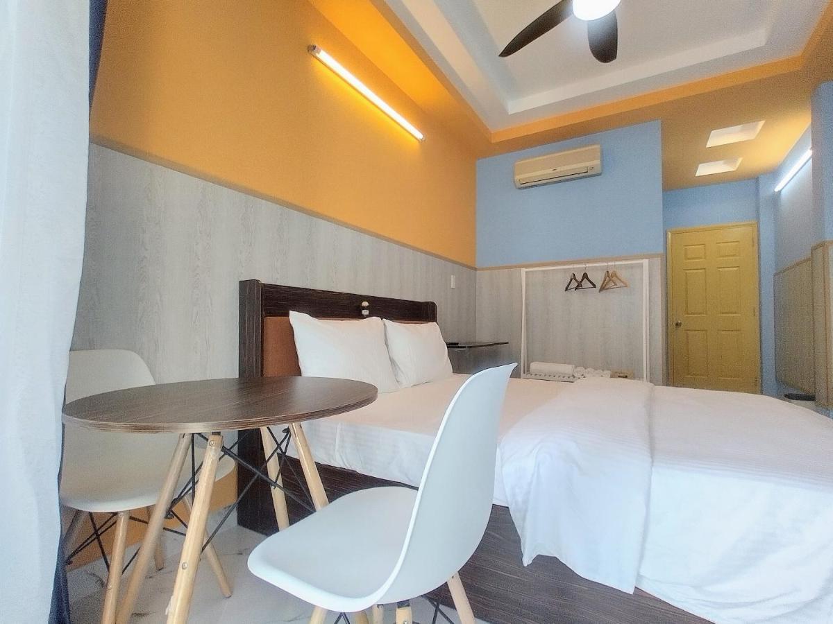 Cozrum Homes Delightful Corner Ho Chi Minh City Exterior photo