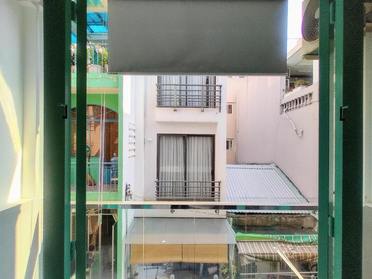 Cozrum Homes Delightful Corner Ho Chi Minh City Exterior photo