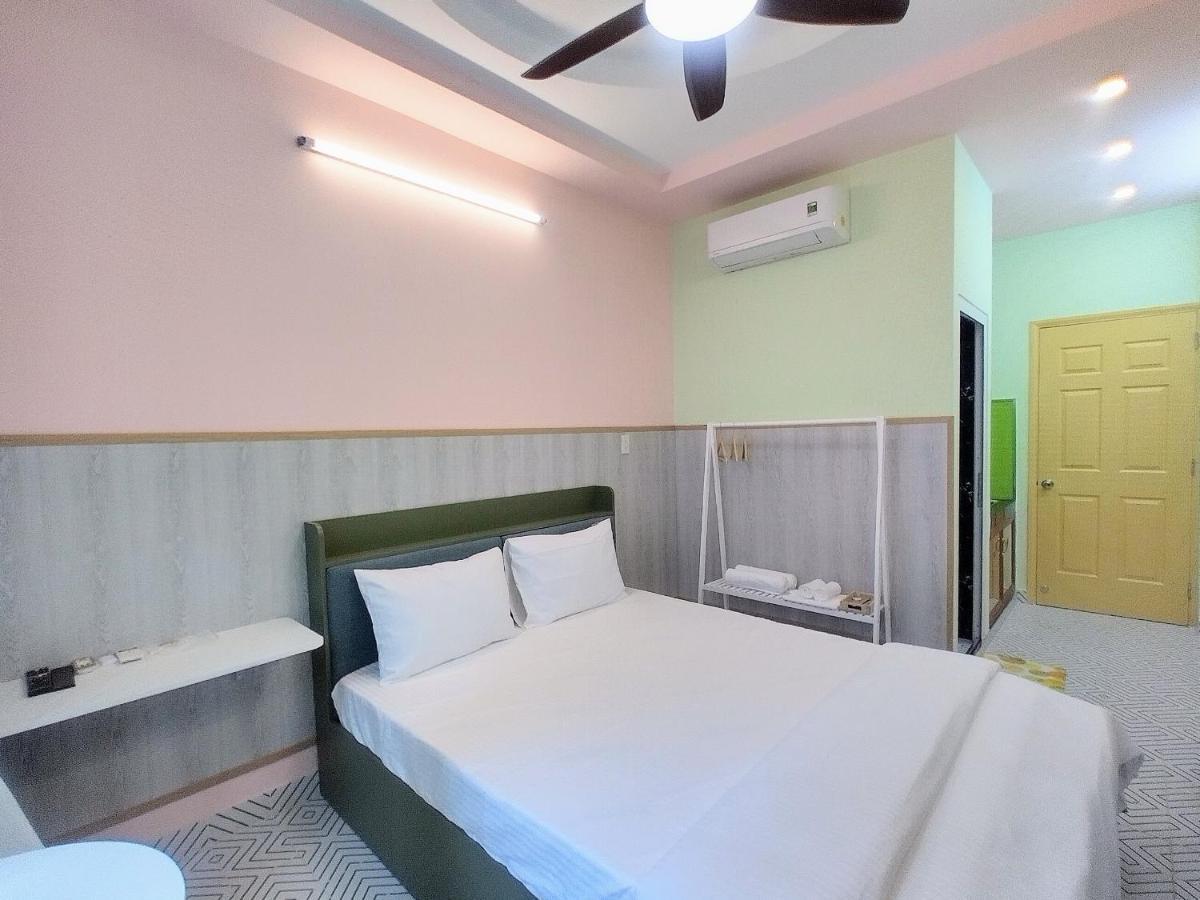 Cozrum Homes Delightful Corner Ho Chi Minh City Exterior photo
