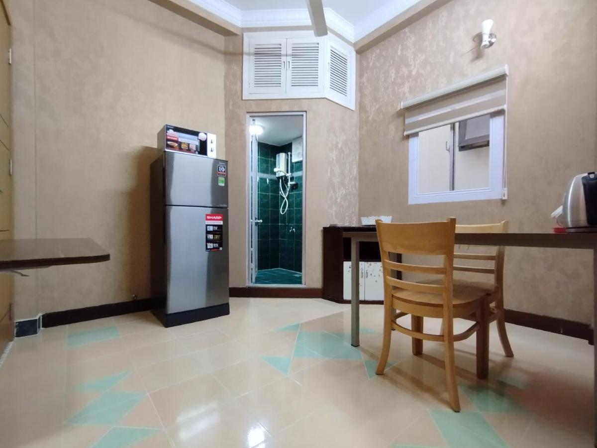 Cozrum Homes Delightful Corner Ho Chi Minh City Exterior photo