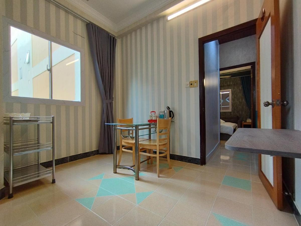 Cozrum Homes Delightful Corner Ho Chi Minh City Exterior photo