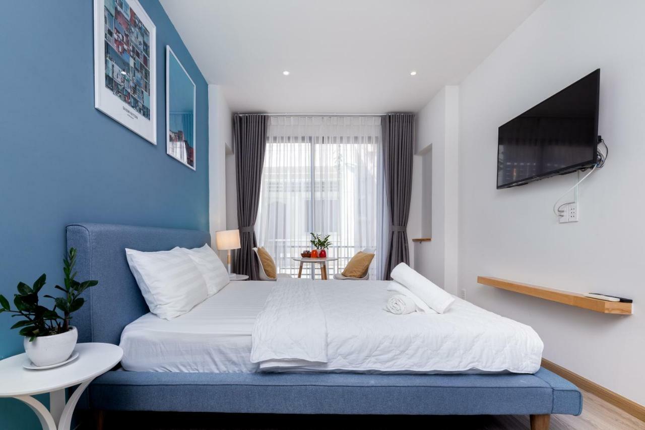 Cozrum Homes Delightful Corner Ho Chi Minh City Exterior photo