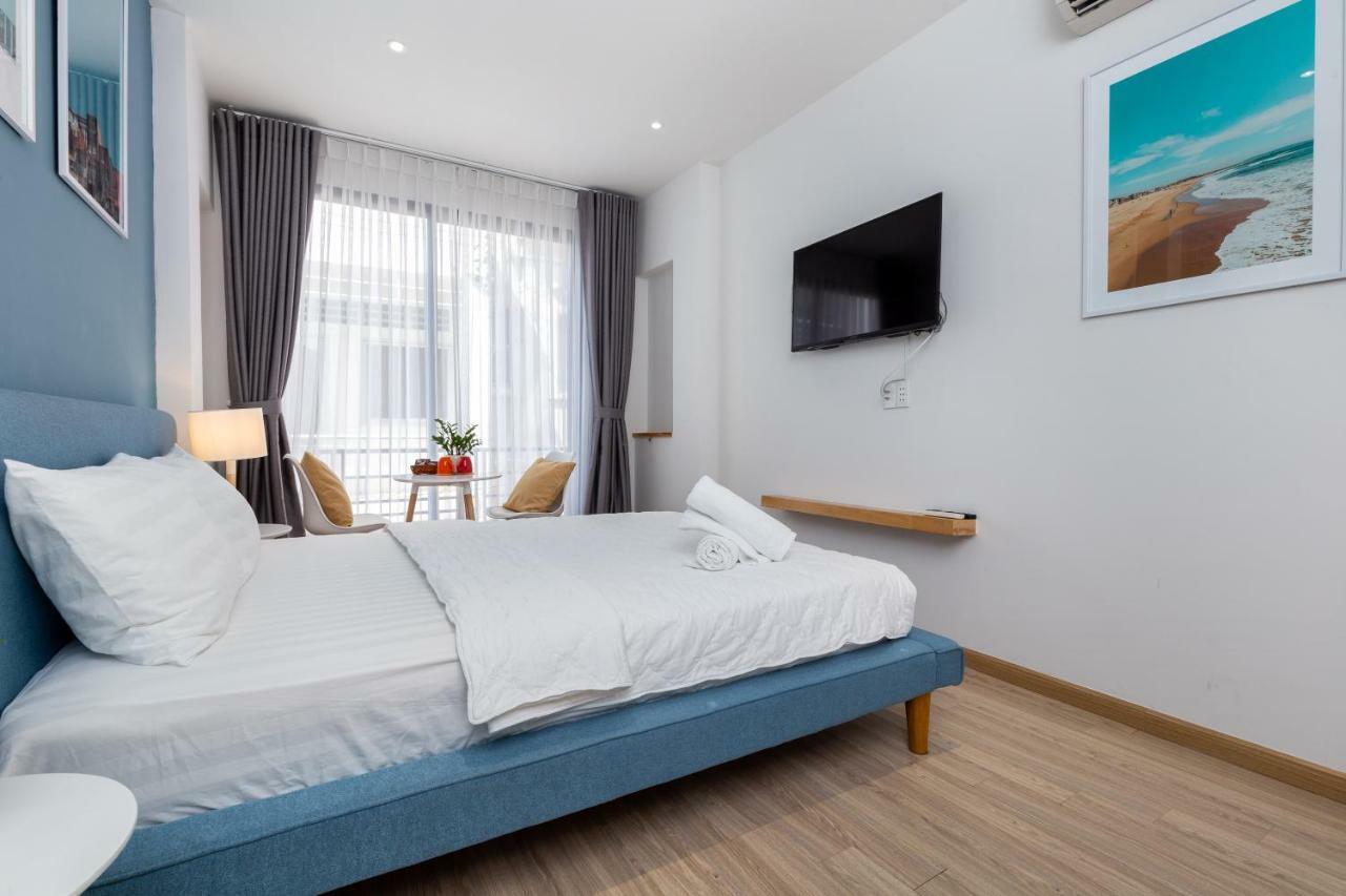 Cozrum Homes Delightful Corner Ho Chi Minh City Exterior photo